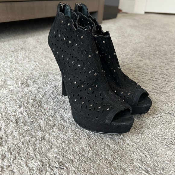 Studded Enzo Angiolini Platforms. - Picture 4 of 6